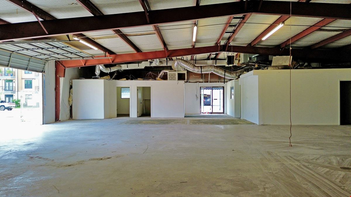 6733 Burnet Lane