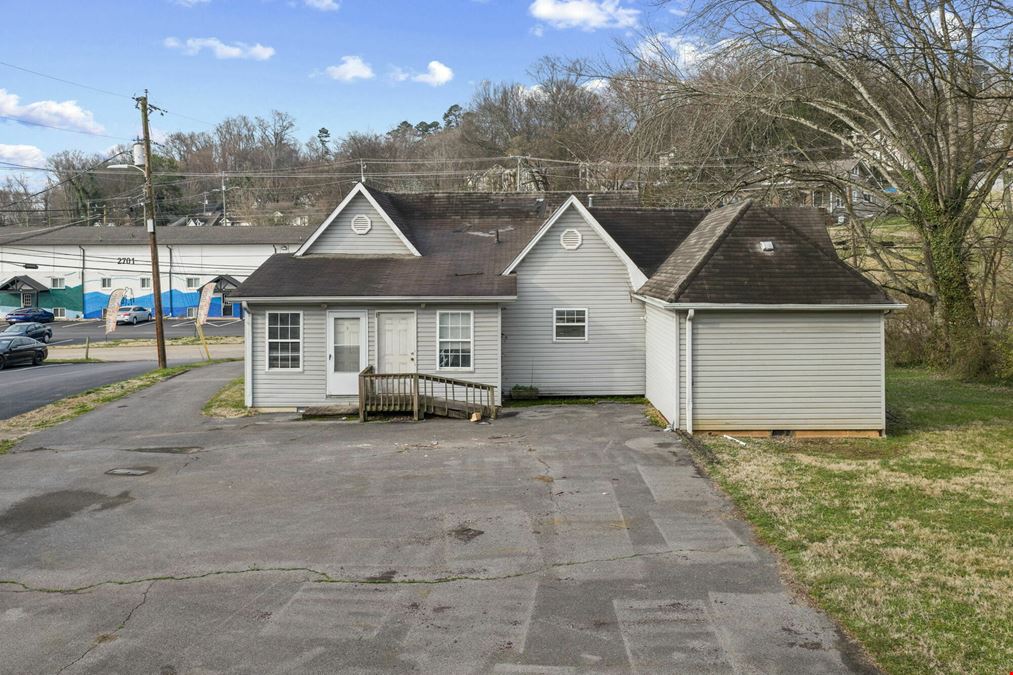 2704 Sevier Ave