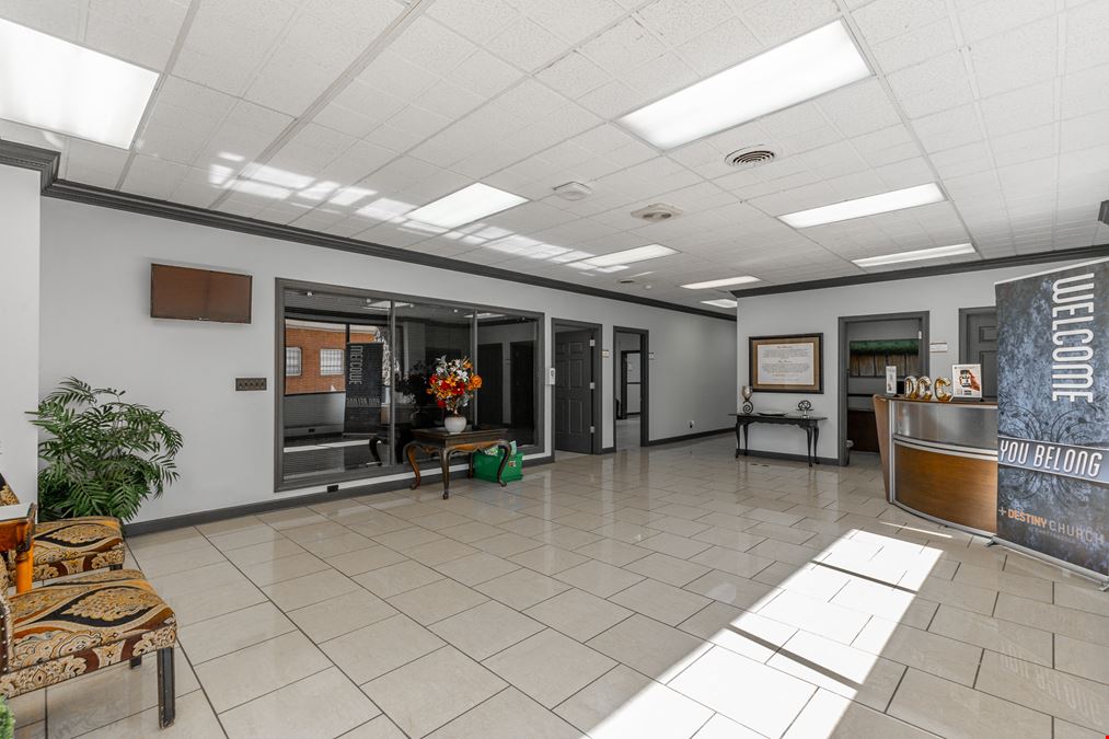 Church or Office/Retail Building on Brainerd Rd ± 8,816 SF