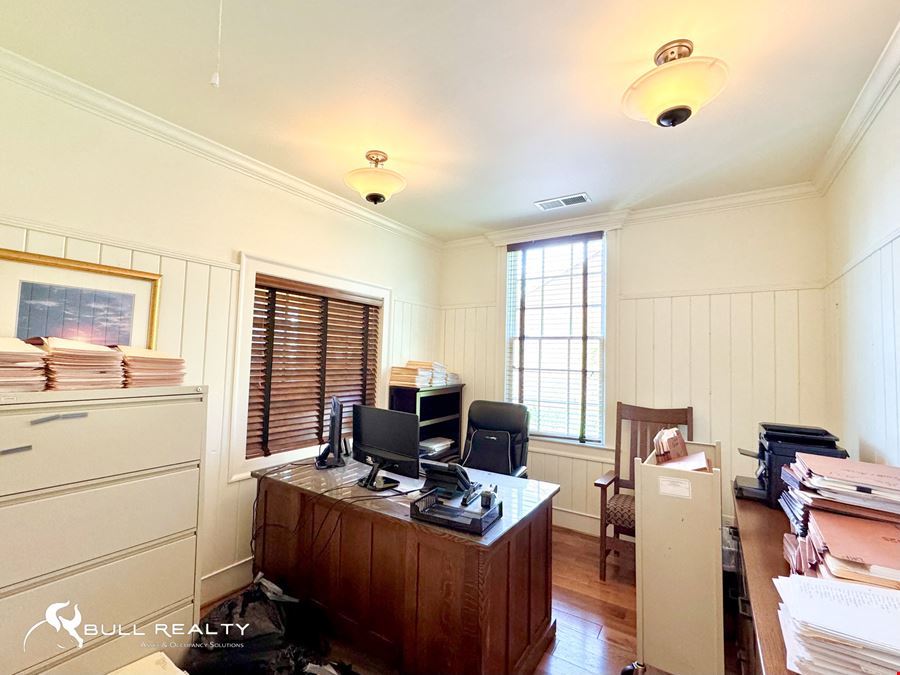 ±2,086 SF Office Suite