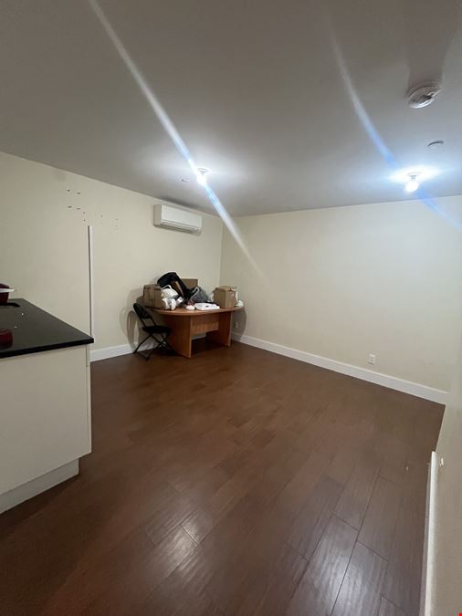 230 Walworth St B2
