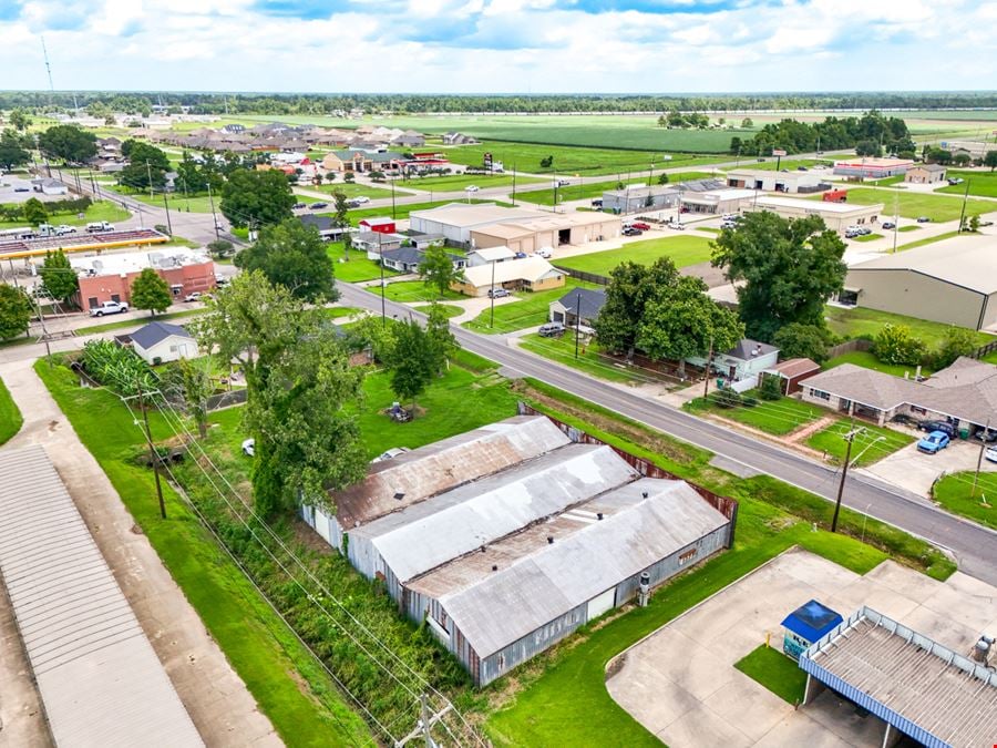 Strategically Located Industrial Warehouse near Hwy 61 and I-10