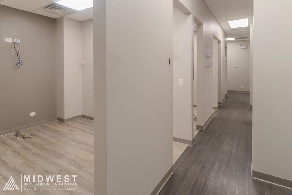5230 S. Blackstone Ave - | 2,120 SF