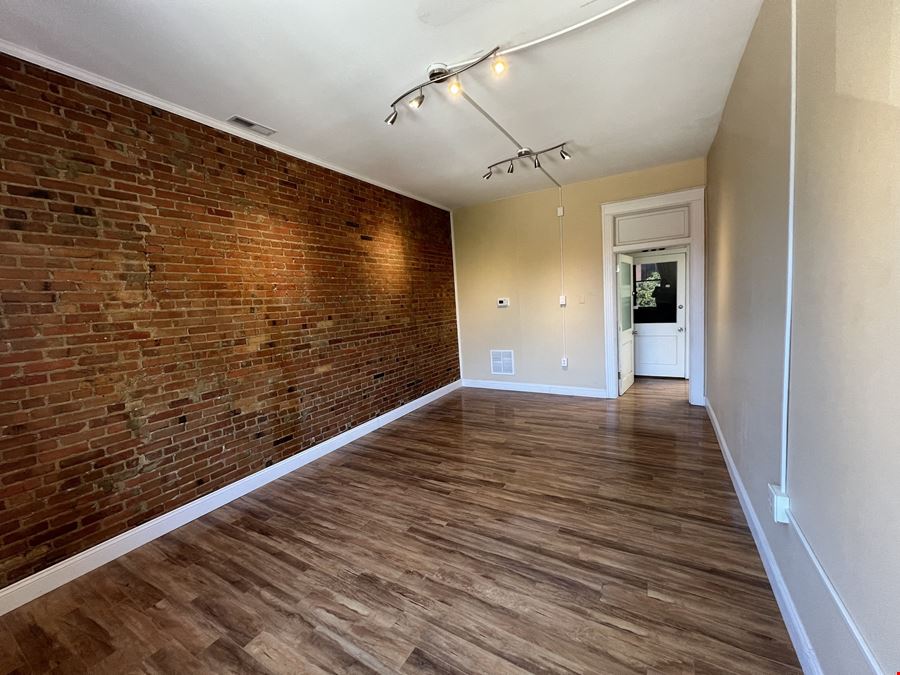 118 N Division St #304