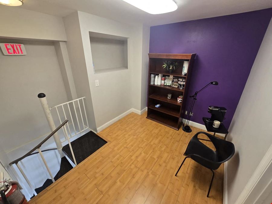 Office / Warehouse 2,628 SQFT