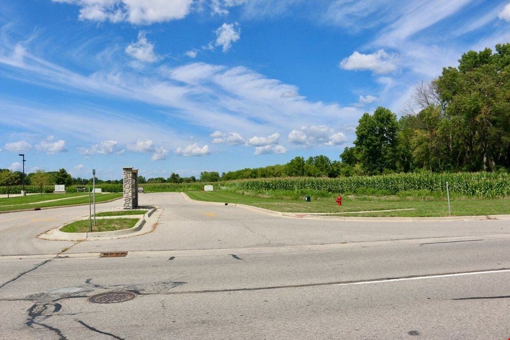 FOR SALE/BUILT TO SUIT PARCEL 3