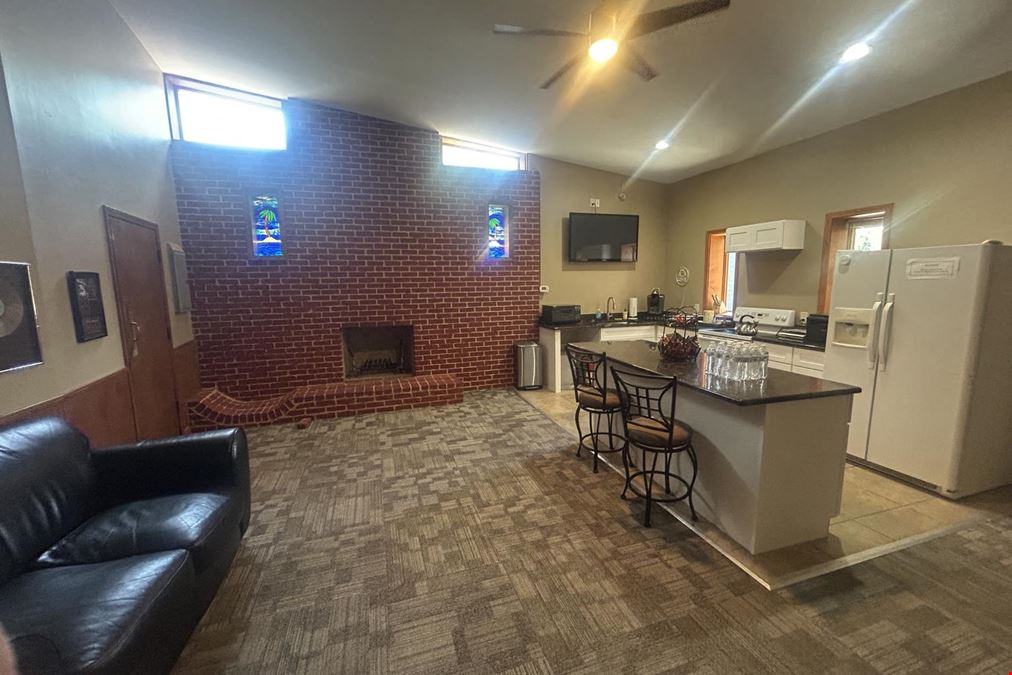 2808 Azalea Pl