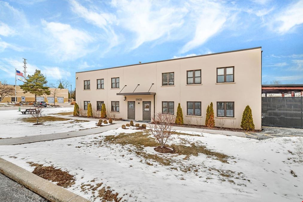 3S340 Rockwell St, Warrenville, IL 60555