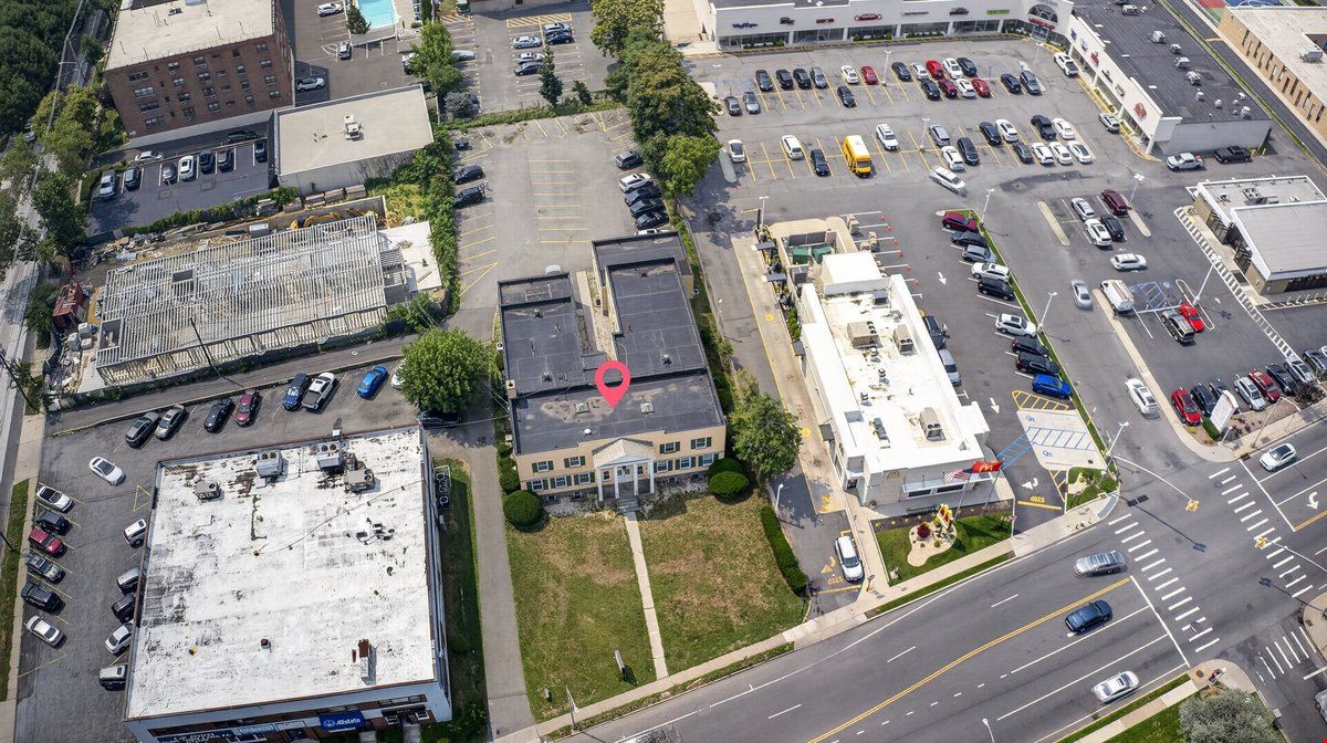 155 W Merrick Rd