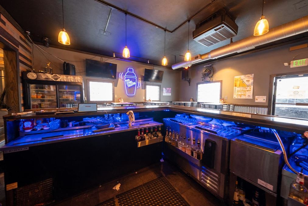 870 4th Ave - Bar/Restaurant