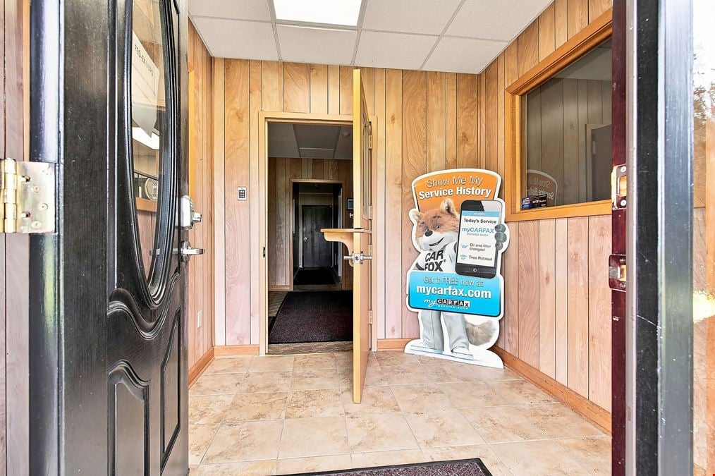 Commercial Building on ±2 Acres For Sale