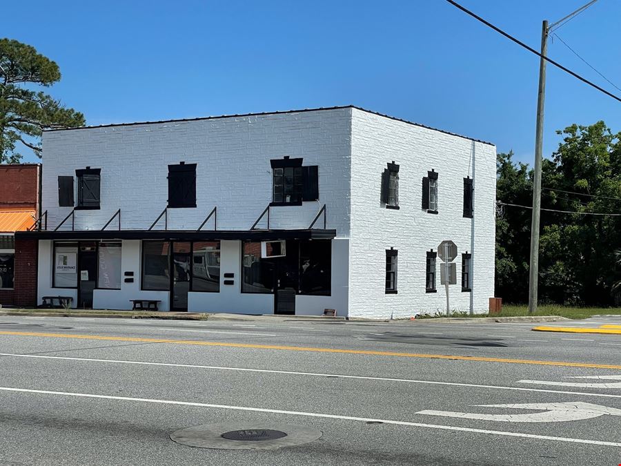 High-Visibility Retail or Office Space –Resmondo Building- 4113 Barrancas Ave, Pensacola