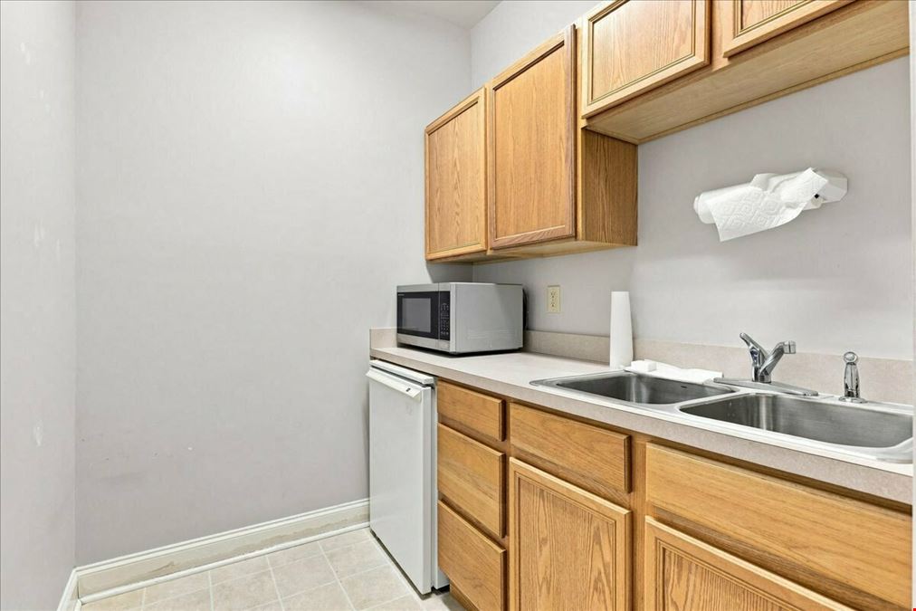 END-CAP OFFICE SUITE IN THE HEART OF FISHERSVILLE | MOVE-IN READY