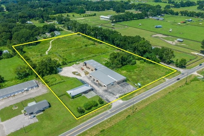 Preview of Industrial space for Rent at 16264 S Highway 475