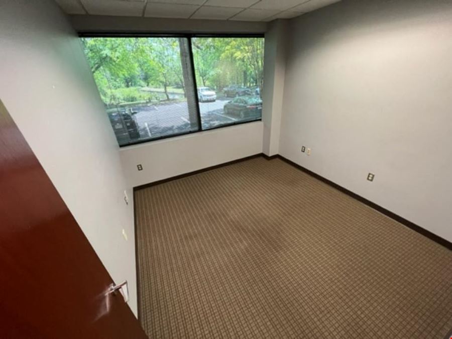 1234 SF 808-Suite 118 Professional and Medical Office Space