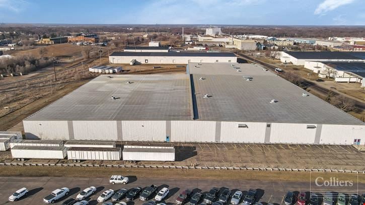 Manufacturing & Distribution Center For Lease