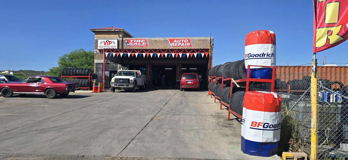 Circulo Mercado Two-Tenant Commercial
