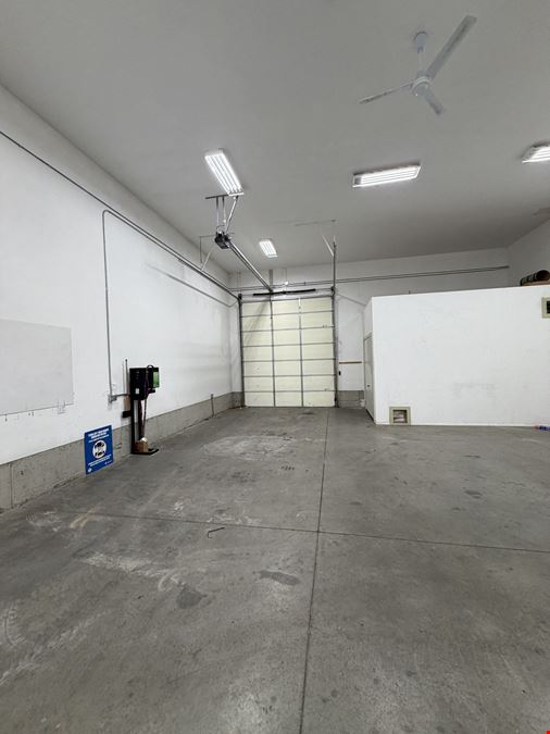 3606 E. Wellesley Ave