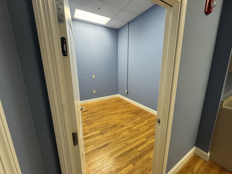 236 W Main St