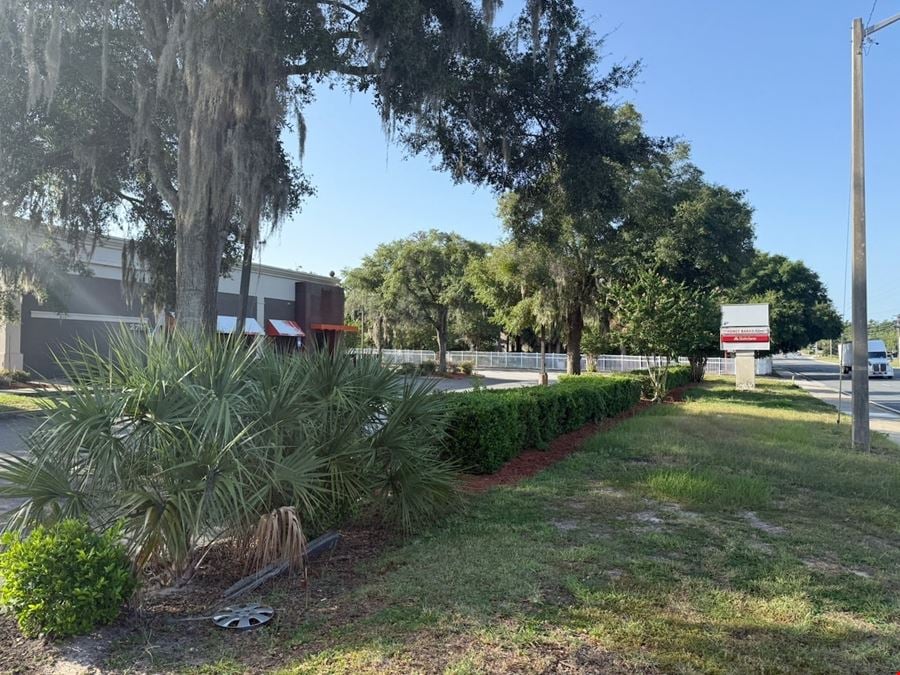 Paddock Center
