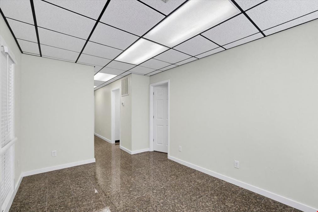 Office Bldg in Alexus Estates