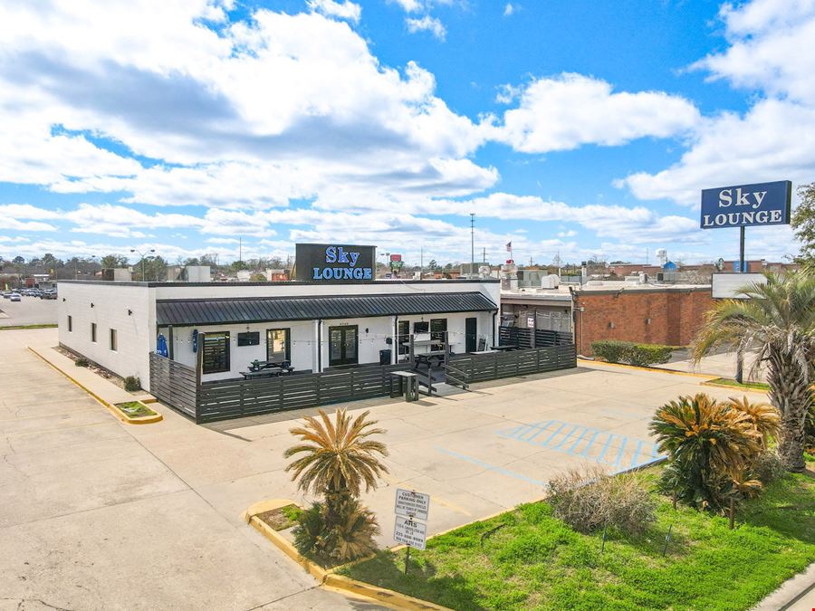 Turnkey Restaurant Space in College Dr Retail Corridor