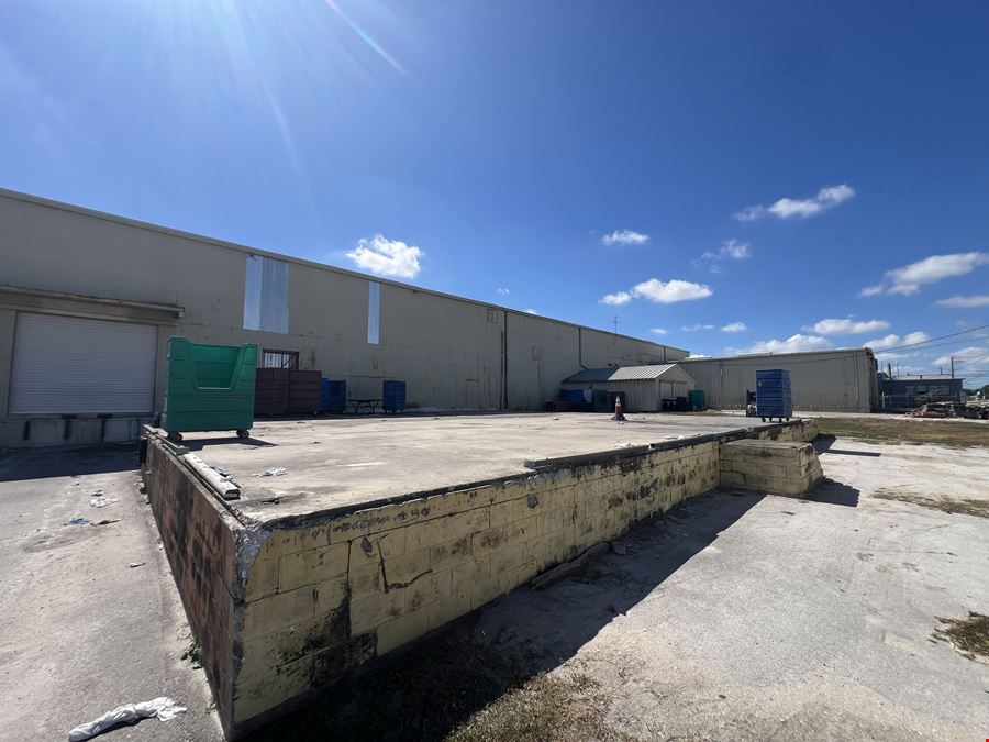 East Tampa M-Zoned Industrial Warehouse (Dock and Grade)