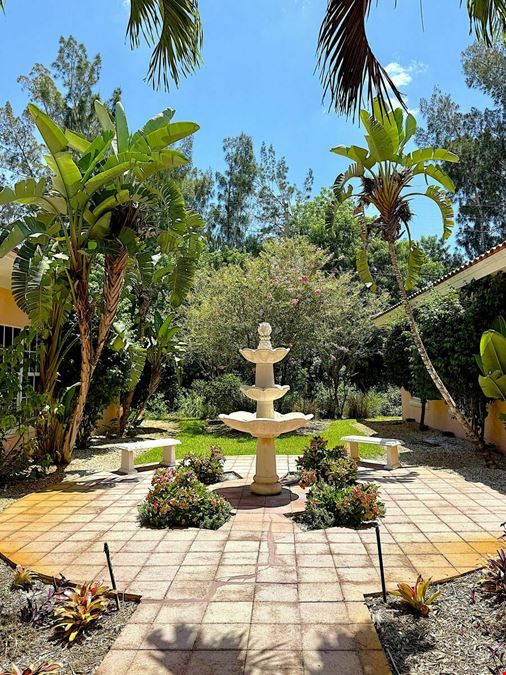 Willoughby Plaza