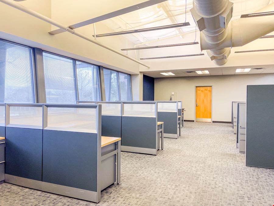 Modern, Class A Office with Shared Amenities near Amazon