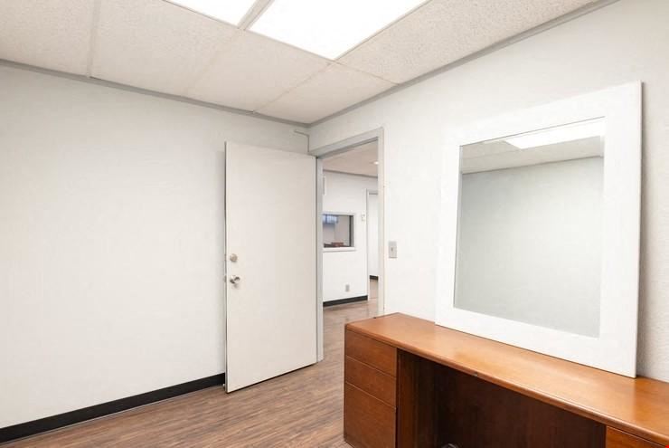Freestanding Office/Warehouse Building