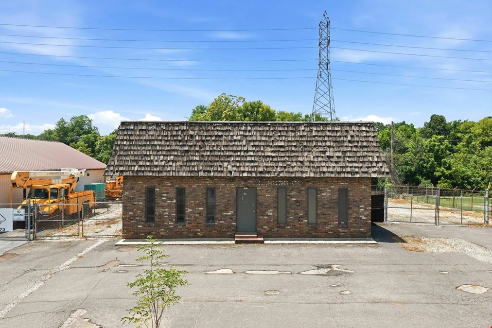 3,806 SF Office/Warehouse Flex Building