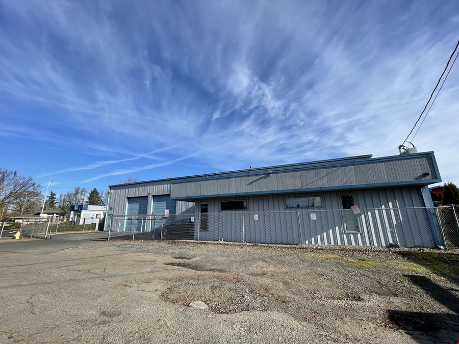 Warehouse with Showroom/Office