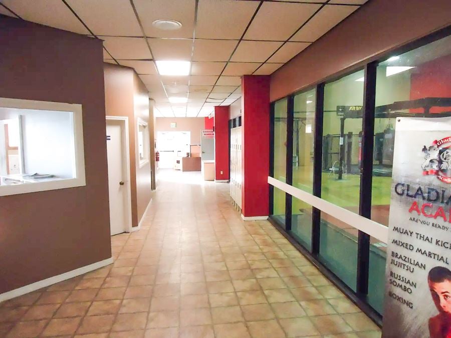 47,000 SF Multi-Tenant Commercial Building near Amazon