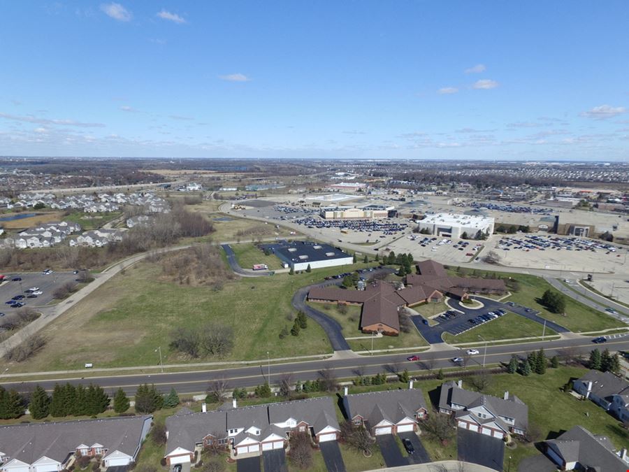 Mall Loop Dr.
