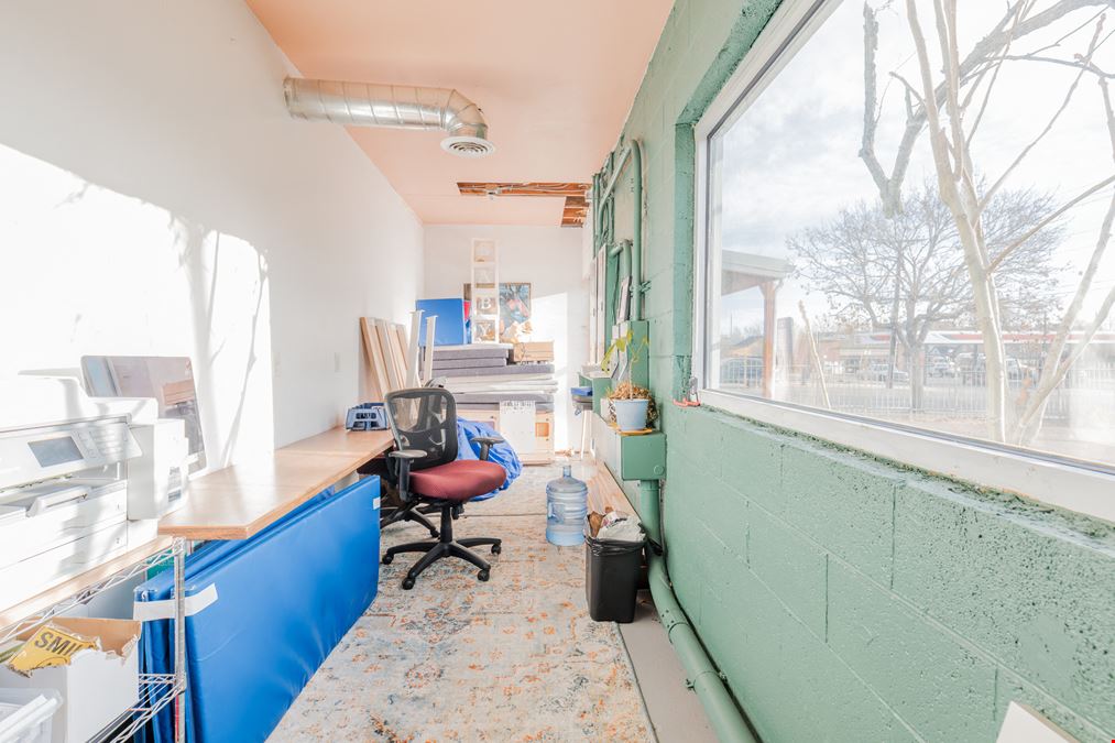 1330 W 38th Ave