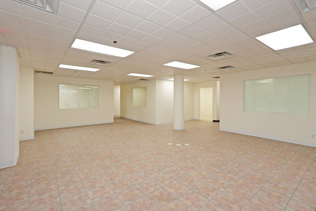 77725 Enfield Lane