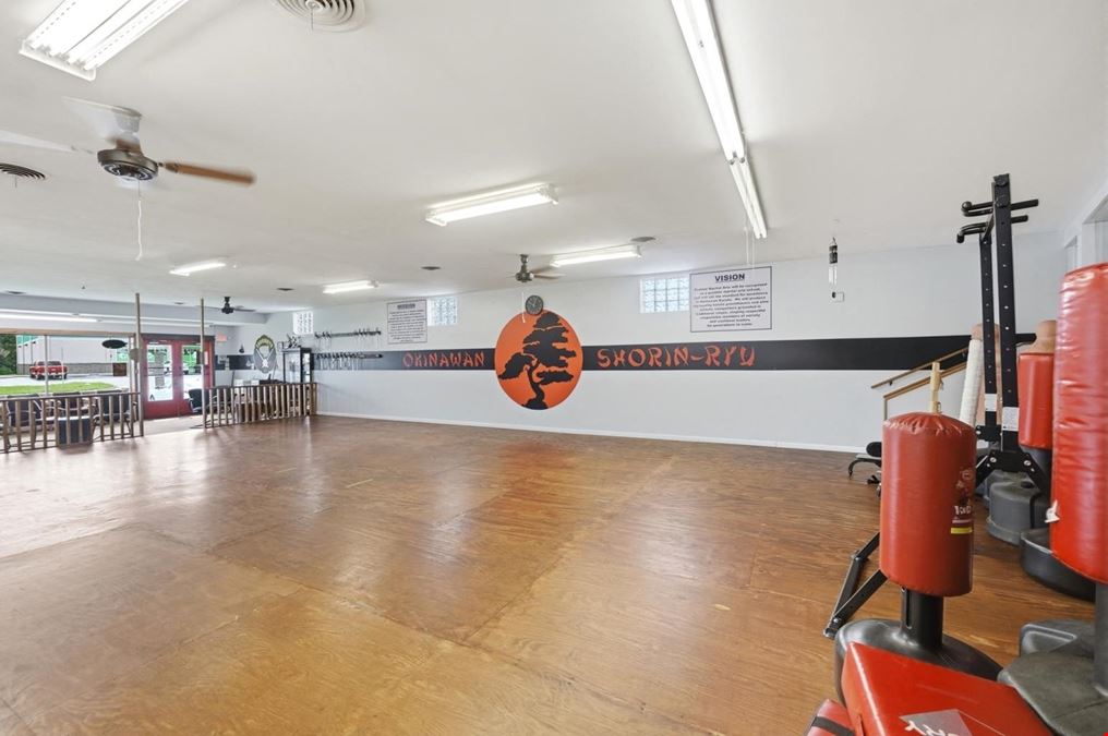 Two-Building Retail / Owner-User Opportunity - Hamilton Ave