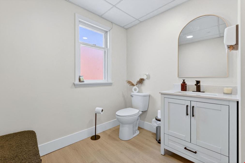 2713 Centre Street NW