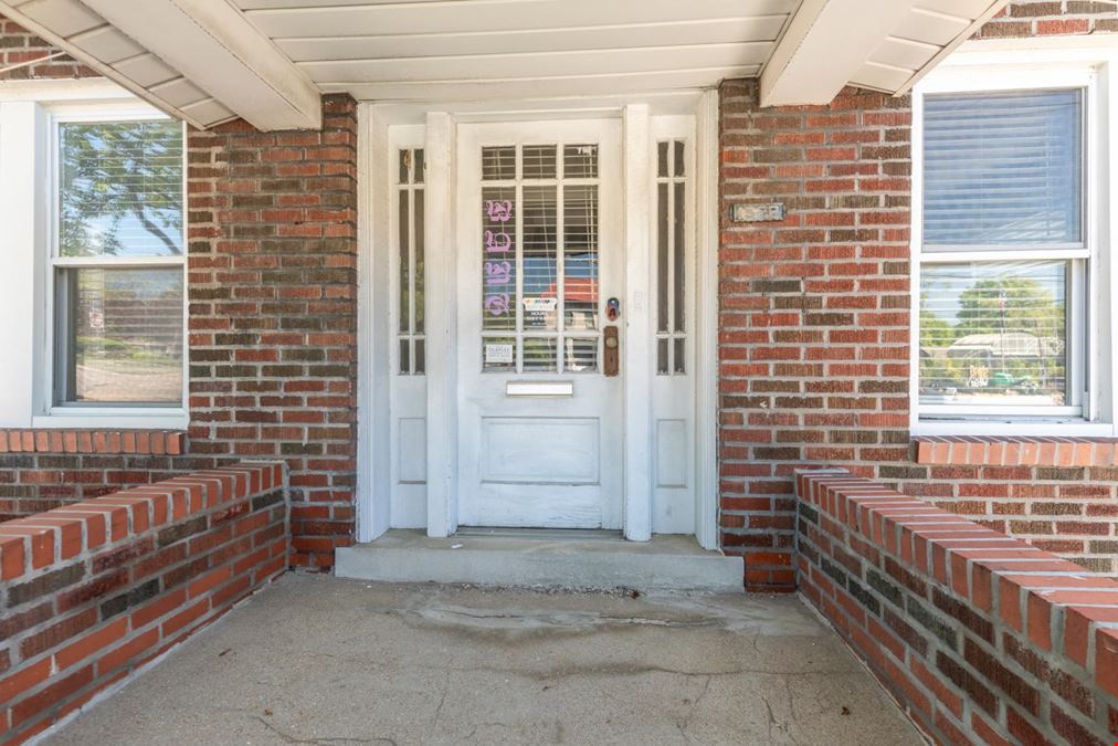 Richmond Heights Former Salon/Office Building For Sale