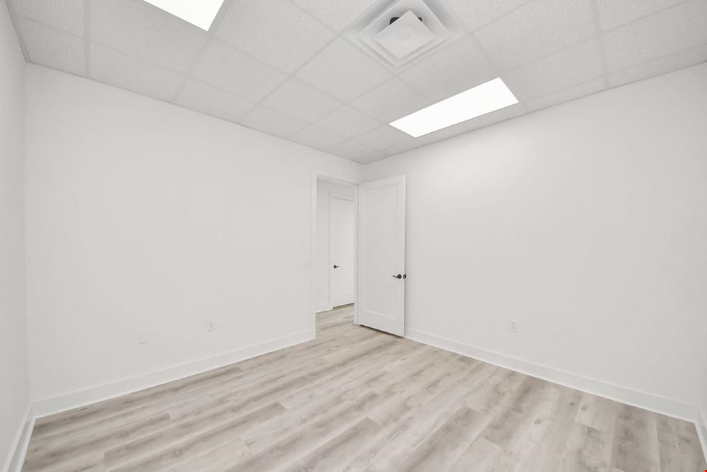 Brand-New Professional Office Condos For Lease at Kingsland Crossing