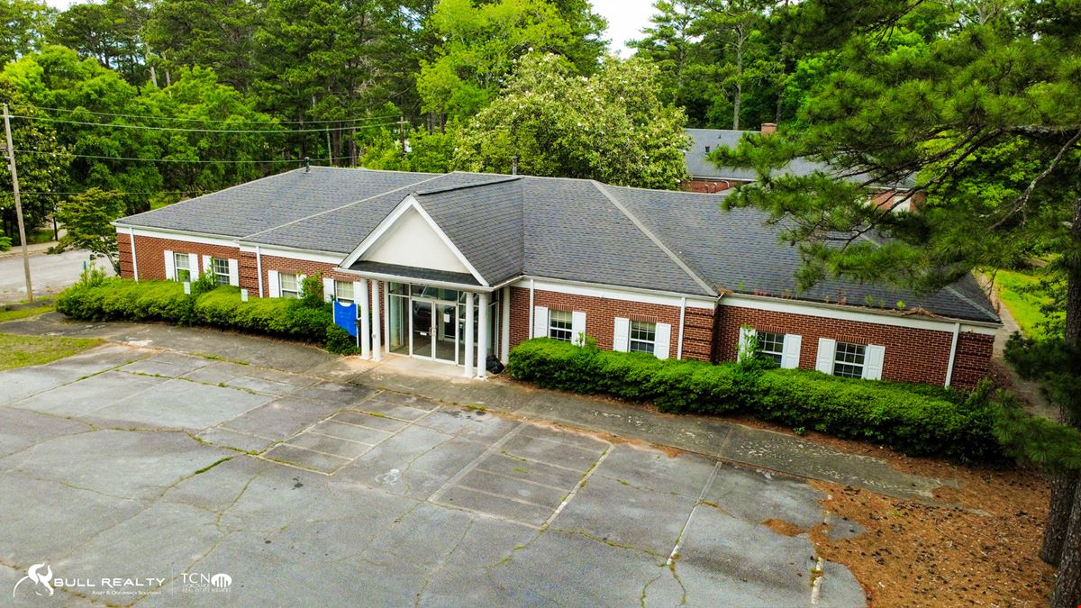 Redevelopment or Education/Religious Site | Bank Owned | ±23.8 Acres | East Point - Atlanta MSA