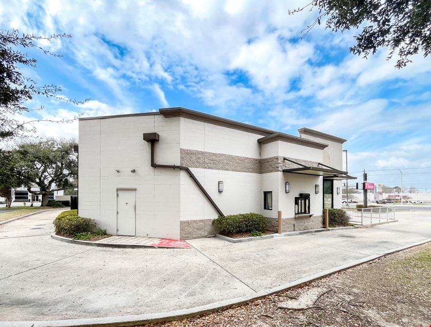 Former Starbucks on Johnston St for Lease