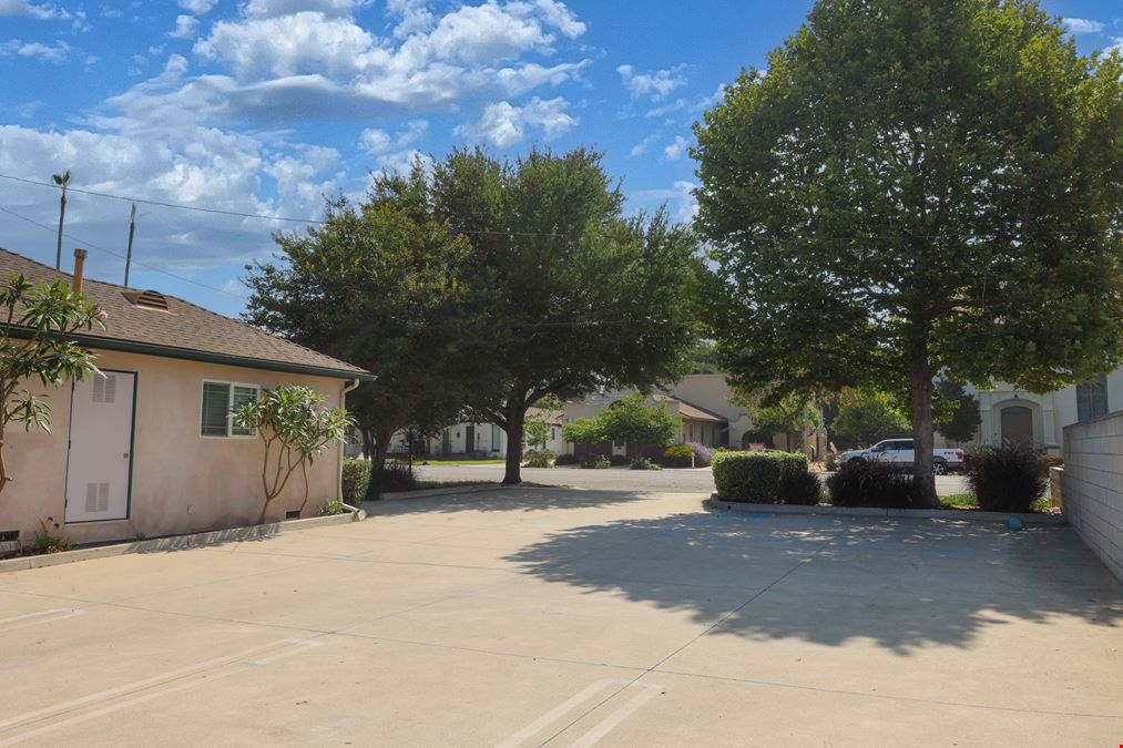 303 N Glendora Ave