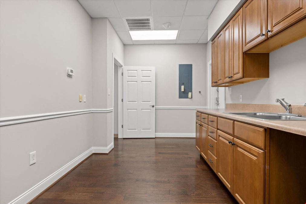East Brainerd Office Suite 7 Private Offices 
