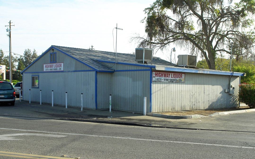 High Exposure Freestanding Retail Building off CA-99