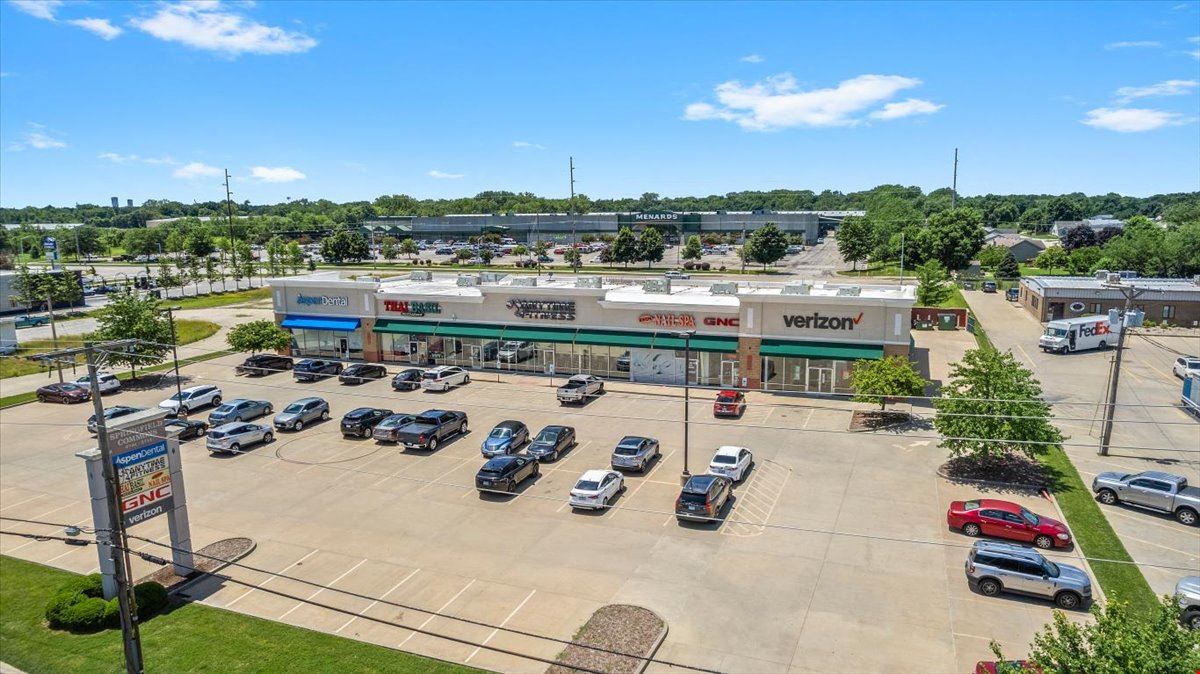 2711 N Dirksen Pkwy