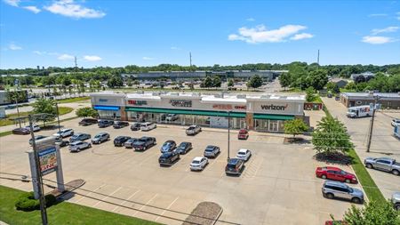 Preview of Retail space for Rent at 2711 N Dirksen Pkwy