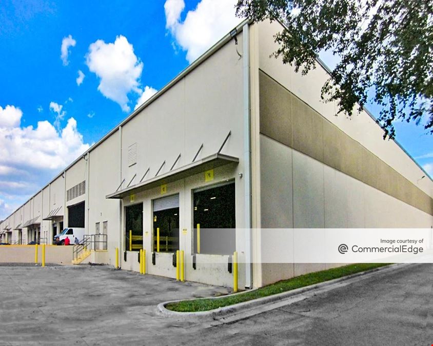 Crownpointe Commerce Park - 7600 Kingspointe Pkwy