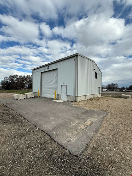 1,600 SF Industrial Building