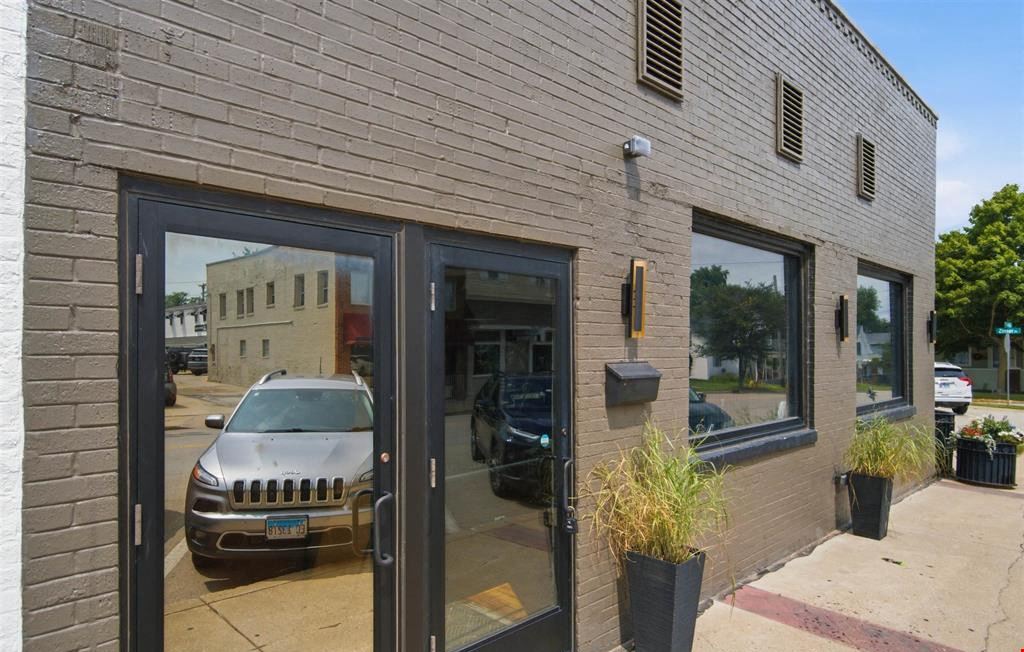 122 N Main St